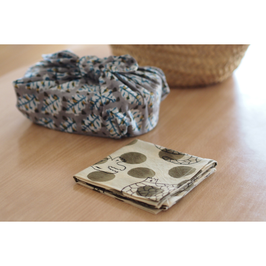 【取扱終了0912】ピープル・ツリー 草木染め＆ブロックプリント ハンカチ ワニ / People Tree ※