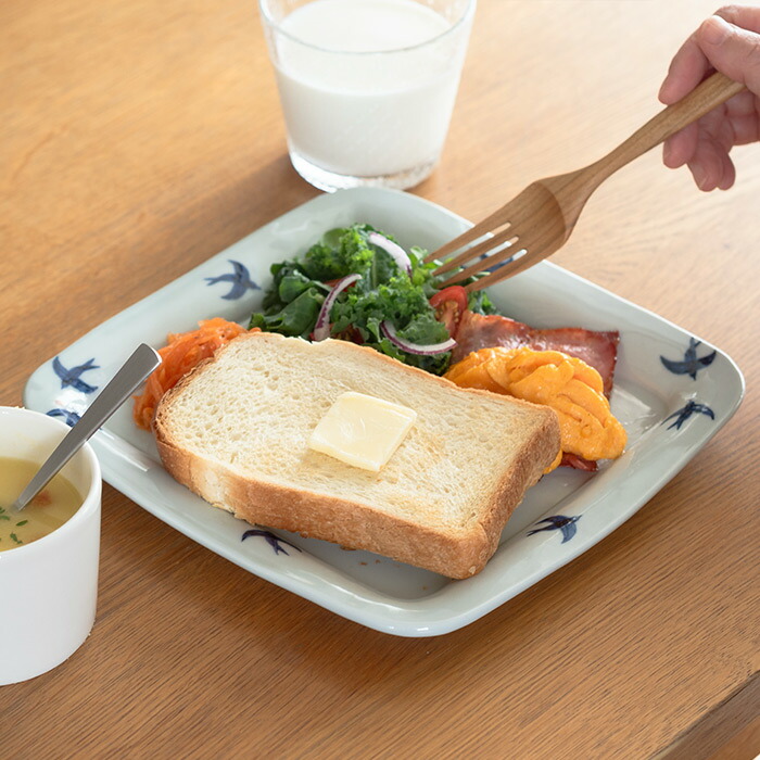 日下華子　色絵　つばめ　正方角丸プレート