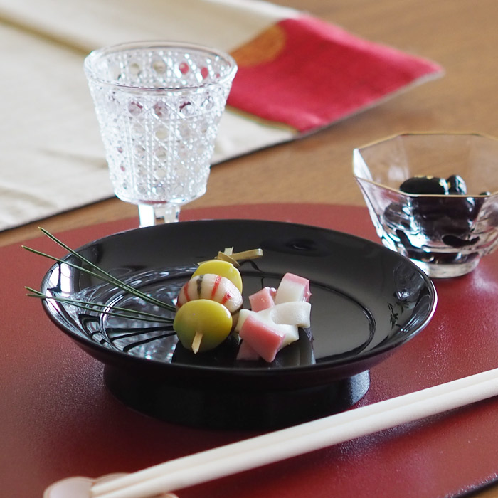 椿皿　4.5寸　黒【クーポンプレゼント11/30まで】