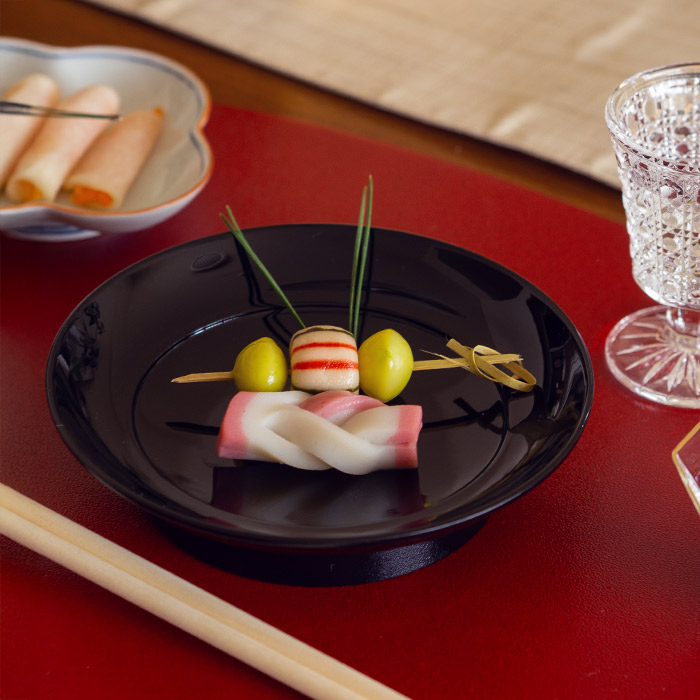 椿皿　4.5寸　黒【クーポンプレゼント11/30まで】