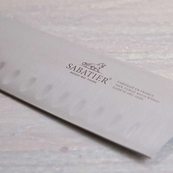 【在庫限りのスペシャルプライス】サバティエ　Perigord　三徳包丁　18cm　ウォールナット　/　SABATIER【26SPR】【sp】