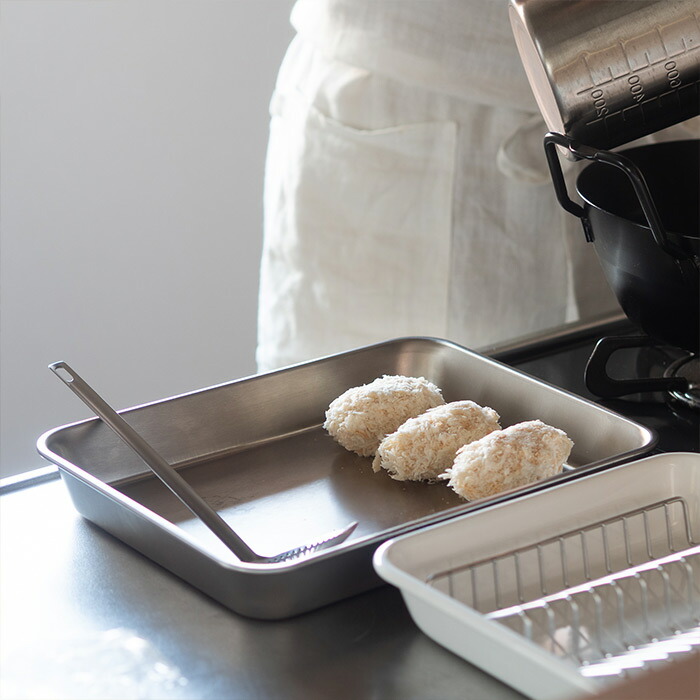 【ご予約：1月中旬以降配送予定】ヨシカワ　ステンレス浅型　角バット　15取（ツヤ消し仕上）